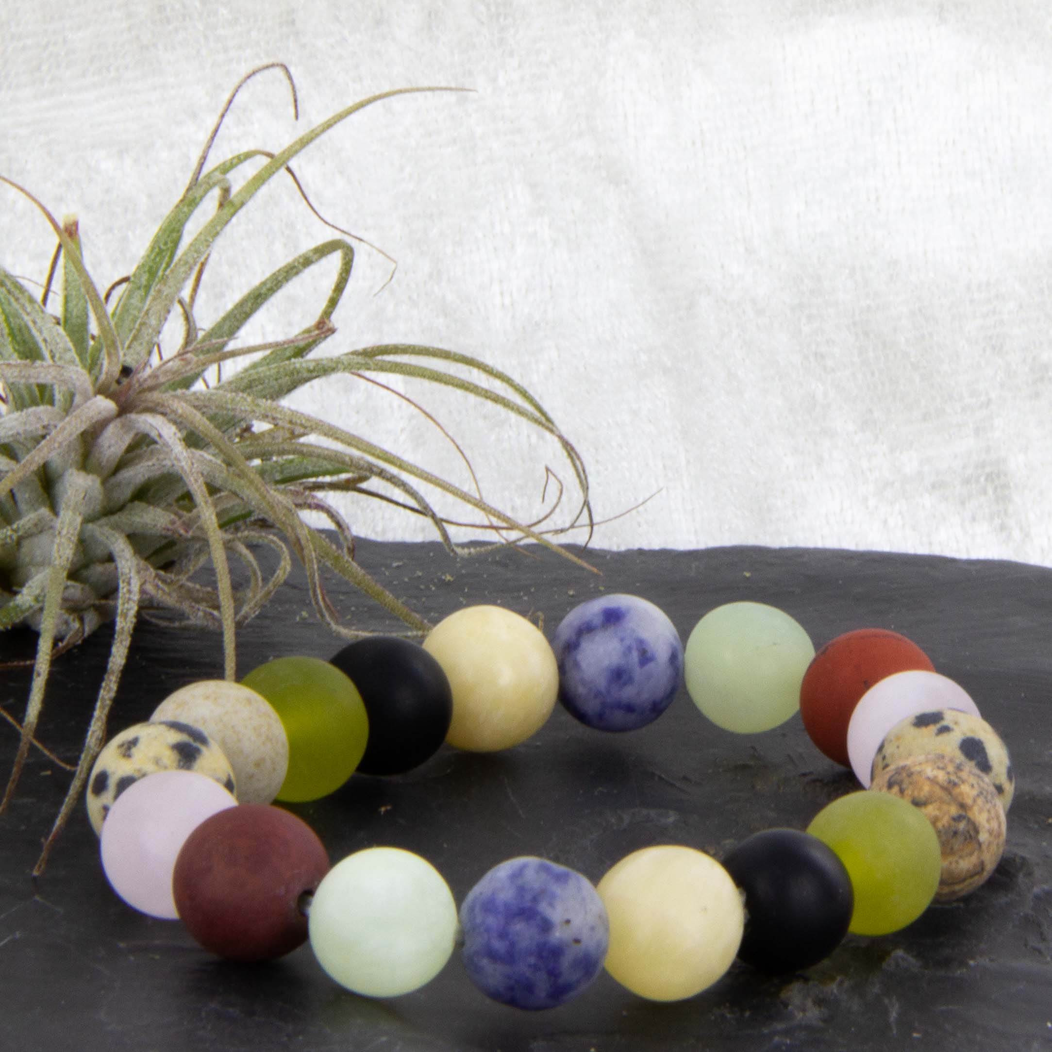 Buntes Edelsteinarmband