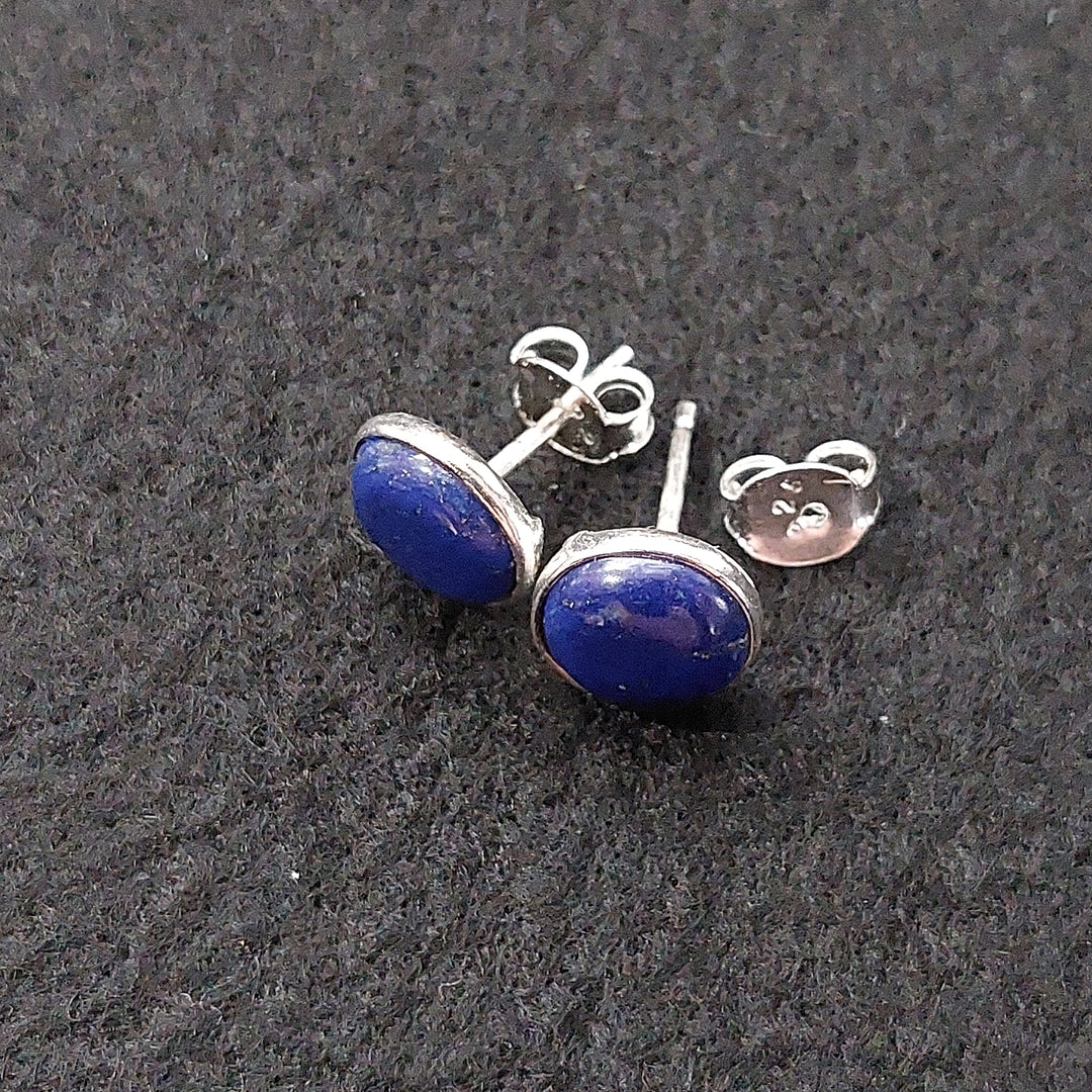 Kleine, ovale Lapislazuli-Silberohrstecker