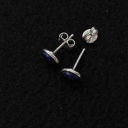 Kleine, ovale Lapislazuli-Silberohrstecker