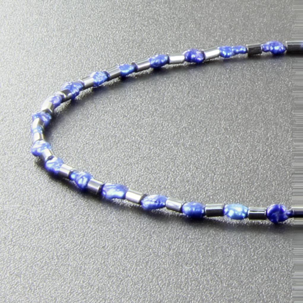 Dunkelblaue Perlenkette, Hämatit-Reiskornperlen-Collier