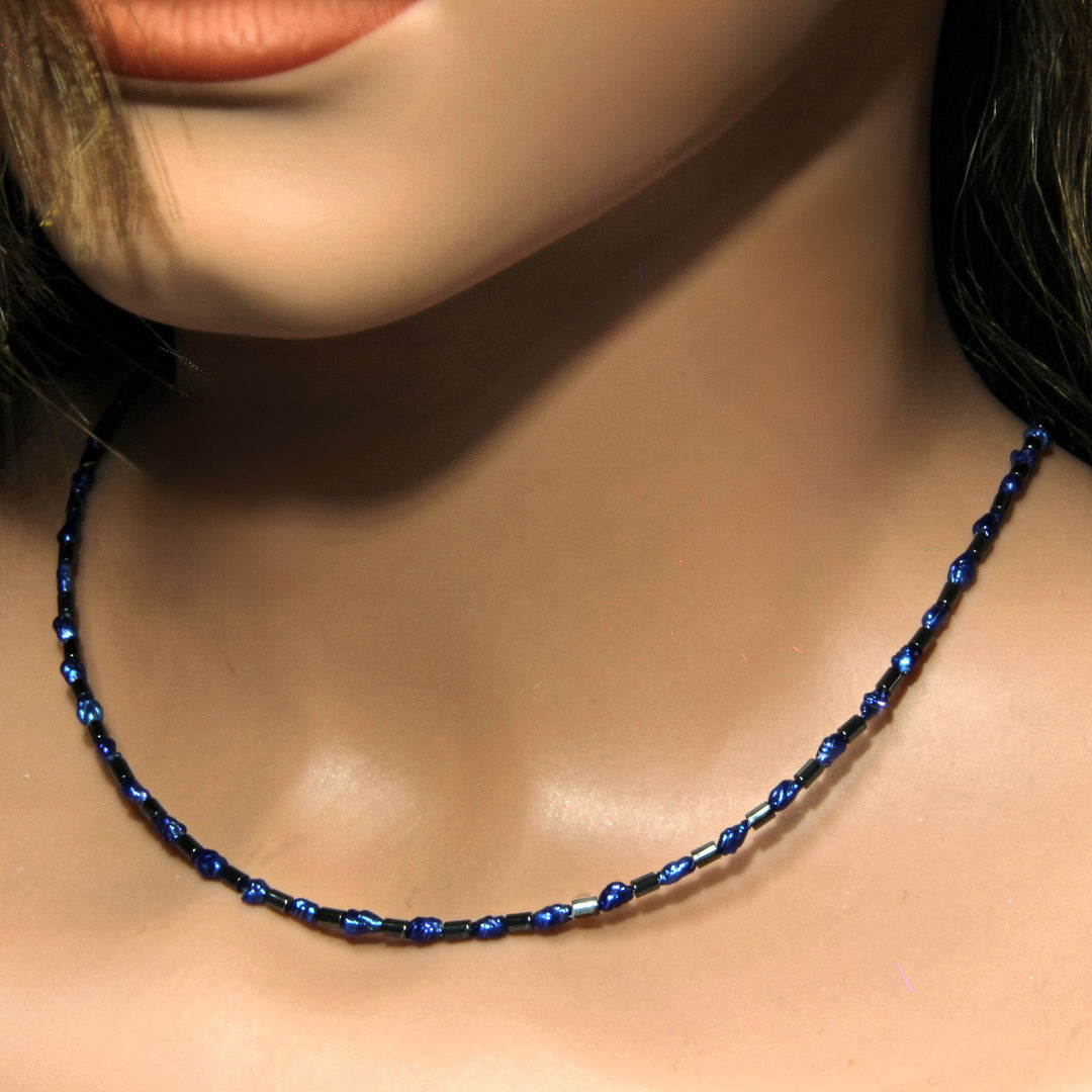 Dunkelblaue Perlenkette, Hämatit-Reiskornperlen-Collier