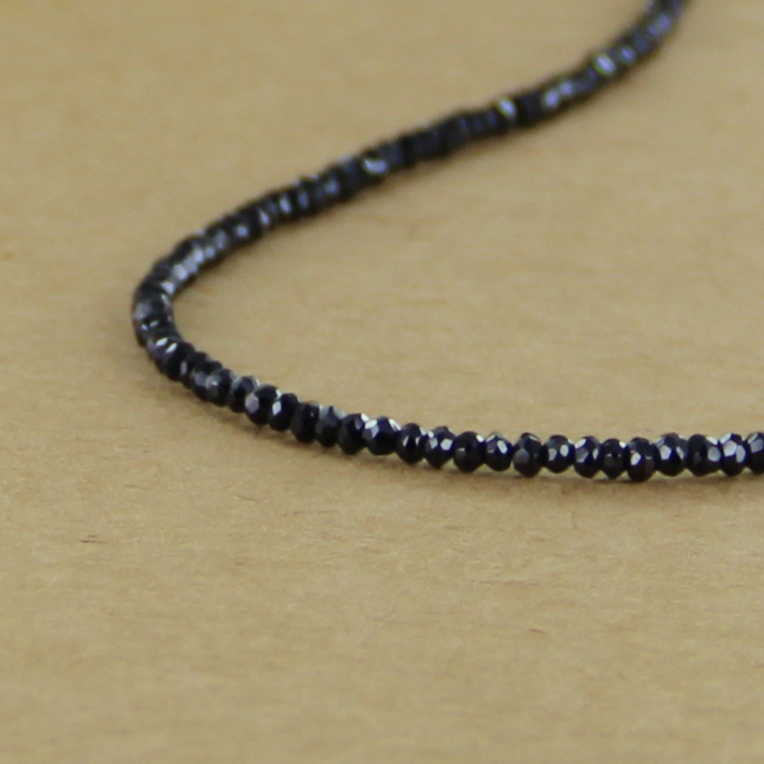 Schwarze Spinell Süßwasserperle Collier Silber