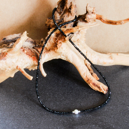 Schwarze Spinell Süßwasserperle Collier Silber