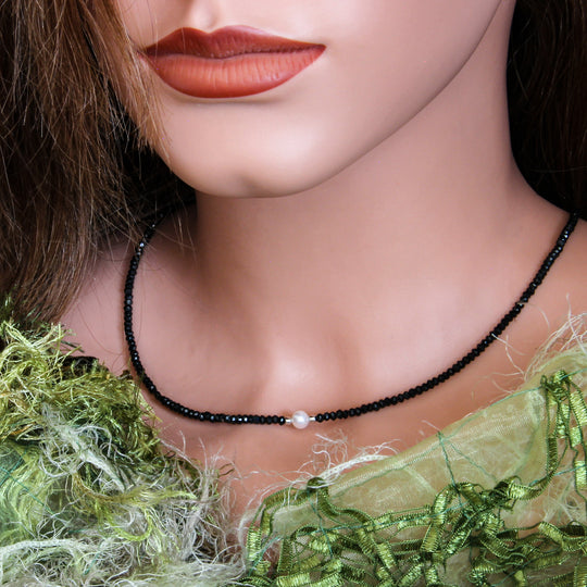Schwarze Spinell Süßwasserperle Collier Silber