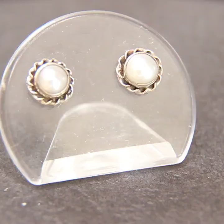 Echte Perle mit feiner Silberrosette, 925er Silber