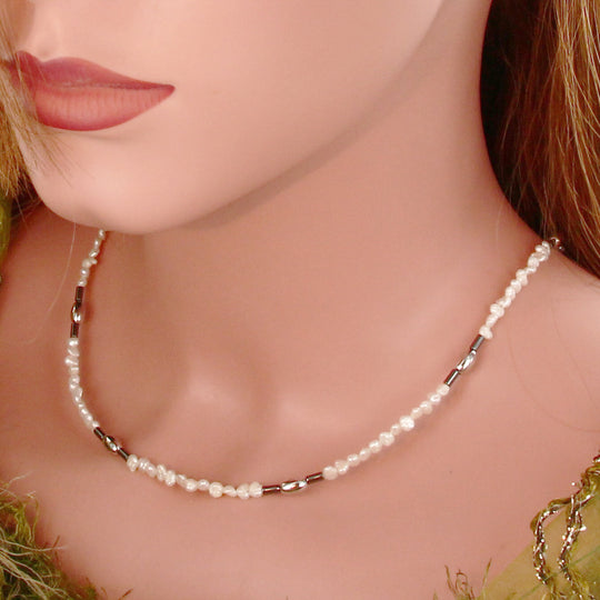 Perlenkette aus Mabé-Perlen, Hämatit und silbernen Oliven
