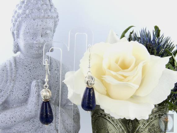 Dunkelblaue Lapislazuli-Ohrhänger mit Silber geschliffener Kugel Fischerhaken in Silber