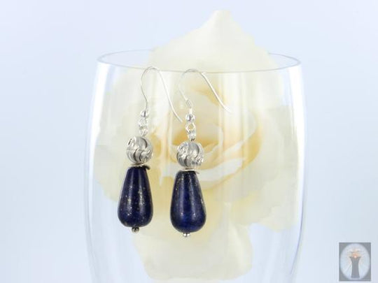 Dunkelblaue Lapislazuli-Ohrhänger mit Silber geschliffener Kugel Fischerhaken in Silber