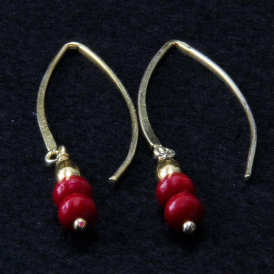 Rote Bambuskorallen-Ohrhänger mit 925er Silber Vergoldung, ein leuchtendes Schmuckstück