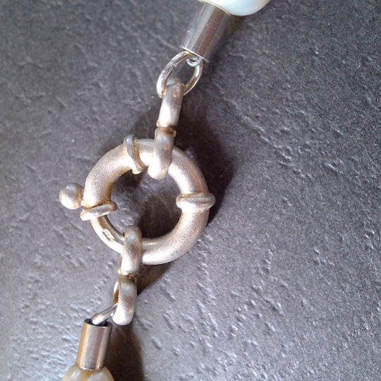 Barock Perlen Kette mit feinen Perlen in strahlendem Weiß
