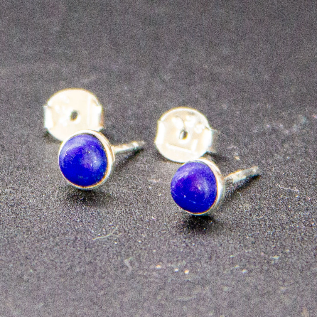 Lapis Lazuli-Ohrstecker, flache 6,3 mm-Silberfassung