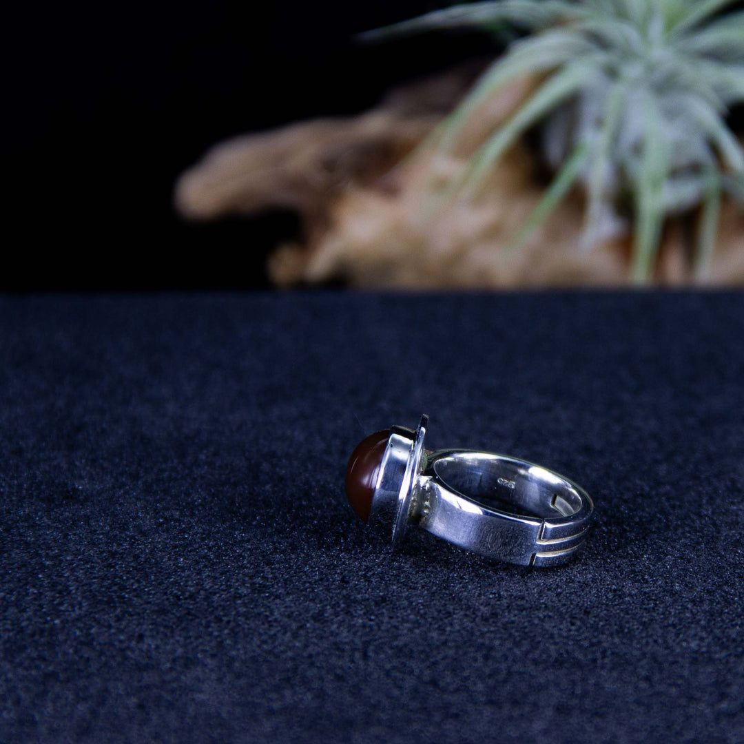 Dunkler Karneol-Ring, Silberne verstellbare Ringschiene Gr. 54-66