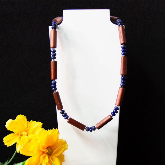 Lapis Lazuli-Holz-Halskette mit vergoldetem 925er Sterlingsilber