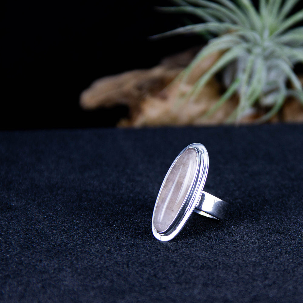 Rosenquarz-Ring, zartes Rosa mit verstellbarer Ringschiene aus Sterlingsilber