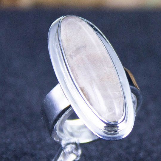 Rosenquarz-Ring, zartes Rosa mit verstellbarer Ringschiene aus Sterlingsilber