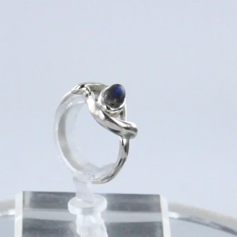 Blauer, filigraner Labradorit-Ring, Silberring poliert