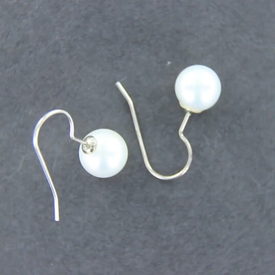 Weiße Muschelkern-Ohrringe, MK-Perlen 10 mm mit festem Silberhaken