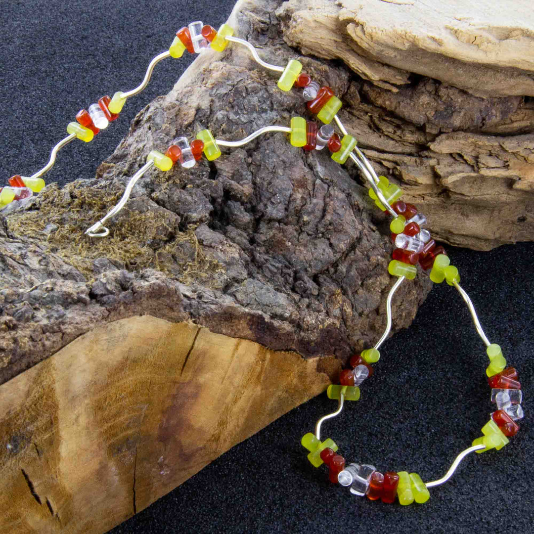Mehrfarbige Halskette aus Karneol - Bergkristall - Serpentin