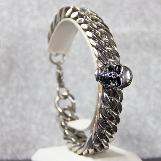Edelstahl-Armband mit Totenkopf, Panzerkette silberfarbig mit Karabinerverschluss