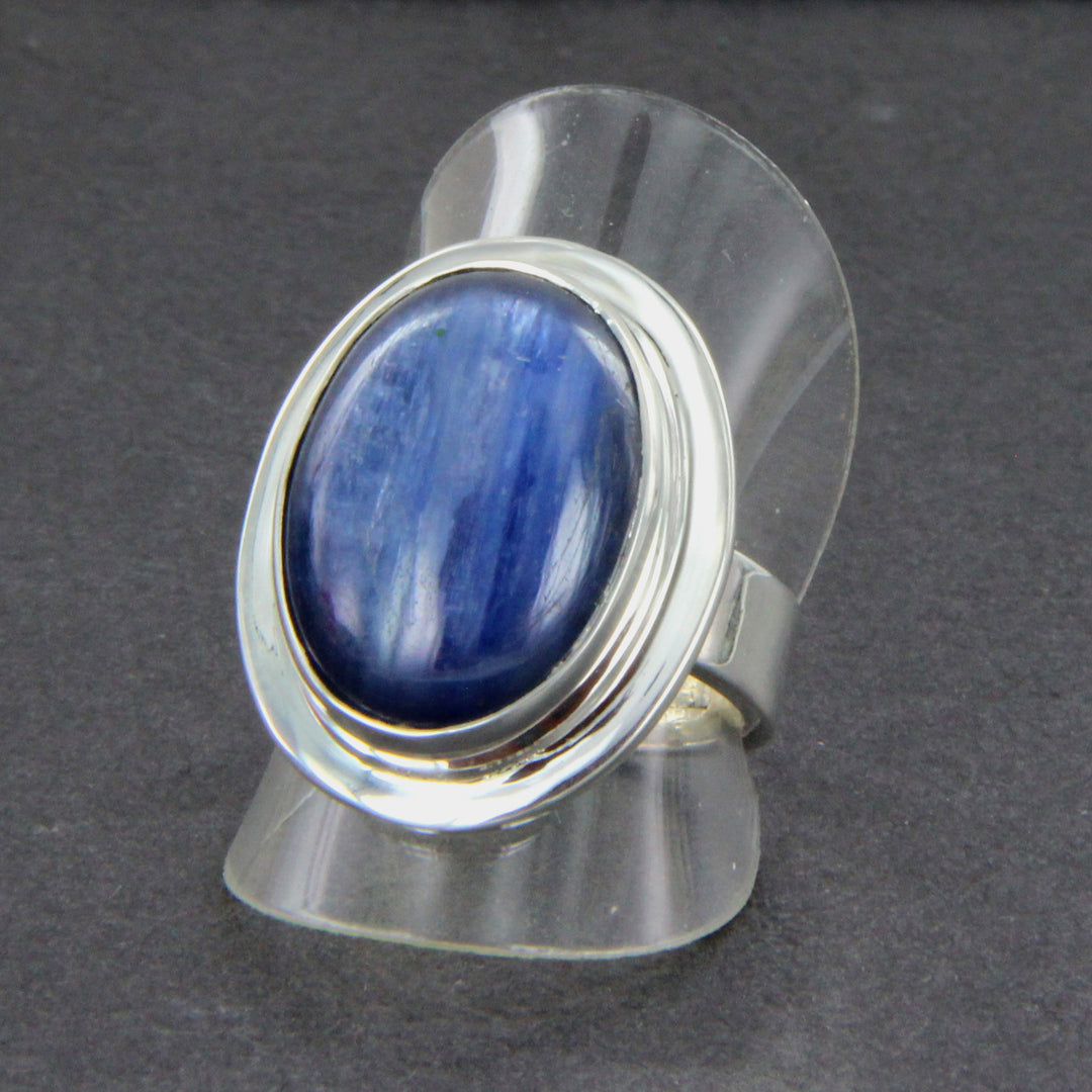 Kyanit-Ring-blau-oval