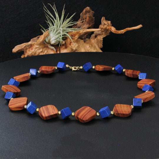 Lapis Lazuli-Kette mit Rosenholz, 925er Silberkugeln vergoldet