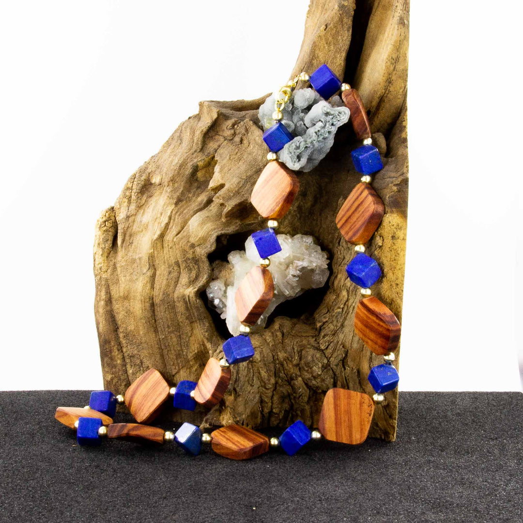 Lapis Lazuli-Kette mit Rosenholz, 925er Silberkugeln vergoldet