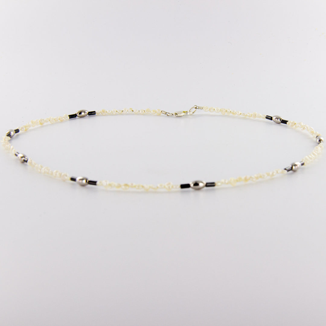 Perlenkette aus Mabé-Perlen, Hämatit und silbernen Oliven