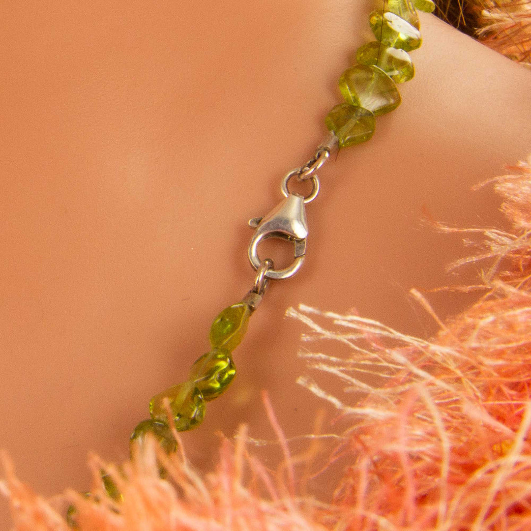 Peridotkette in Herzform mit Perlen