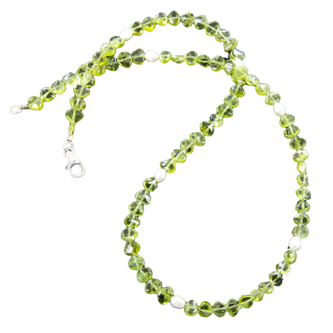 Peridotkette in Herzform mit Perlen