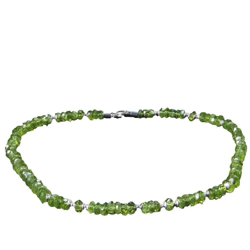 Peridotkette aus facettierten Rondellen, silberner Karabinerverschluss