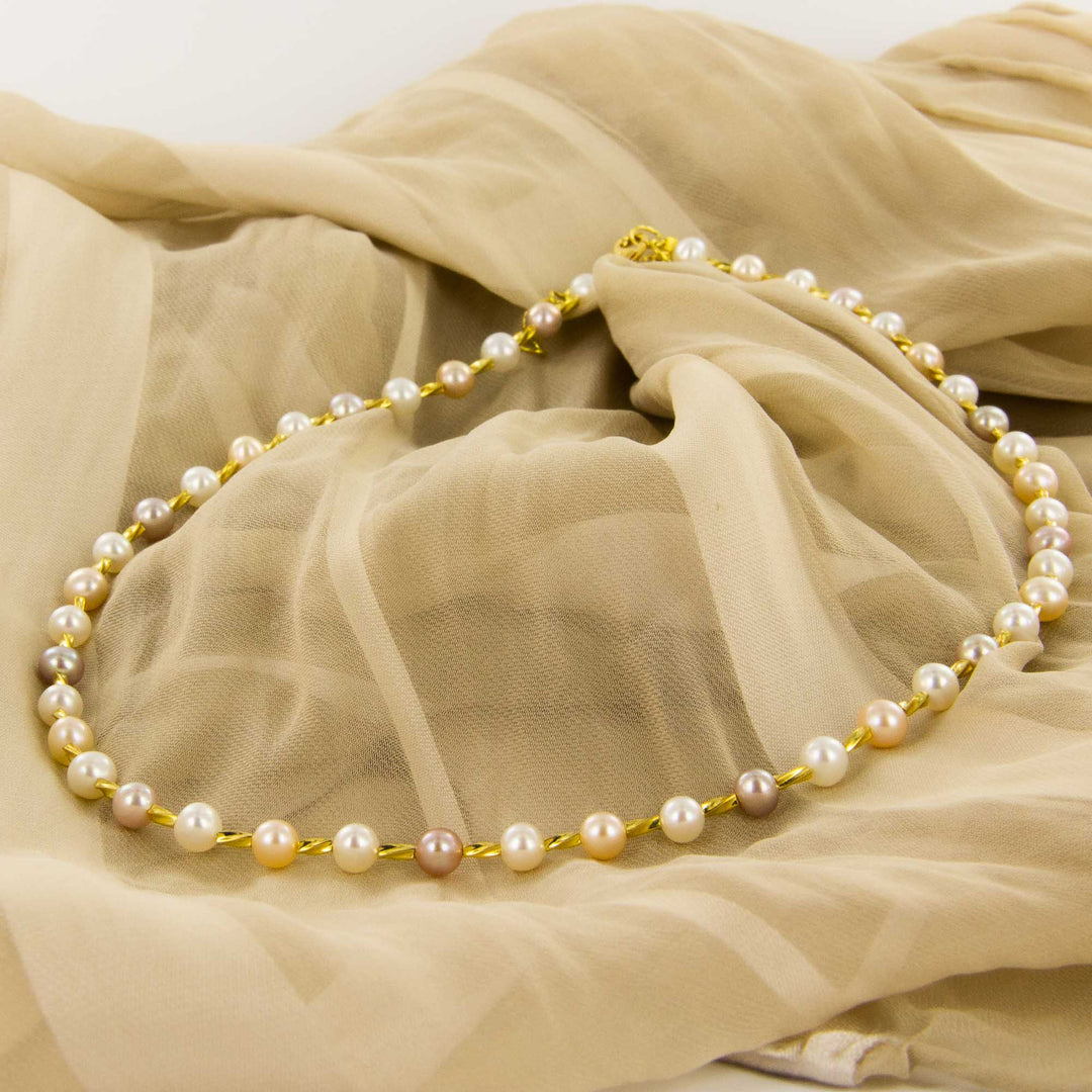 Perlen-Collier aus naturfarbenen Süßwasserperlen,  925er Silber vergoldet