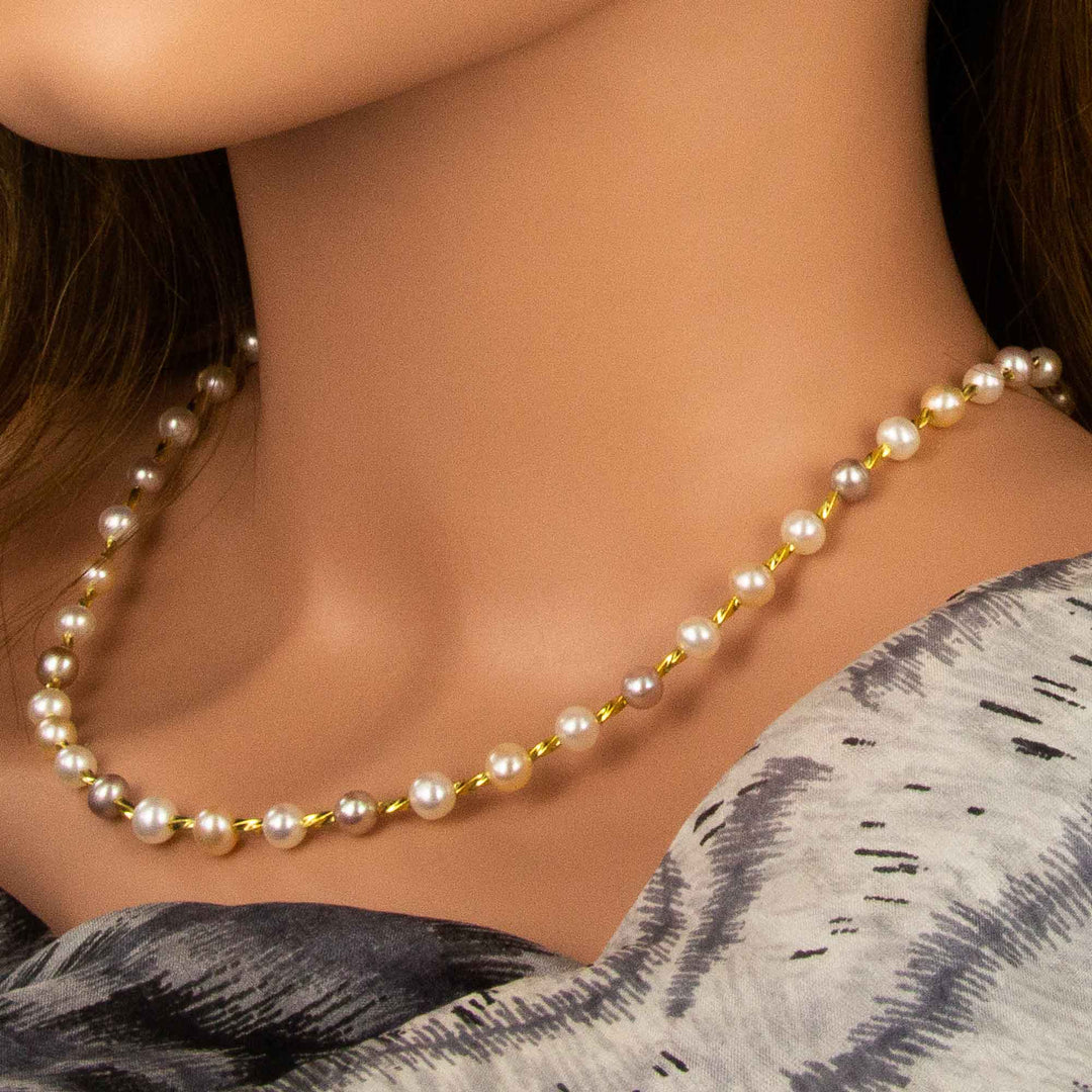 Perlen-Collier aus naturfarbenen Süßwasserperlen,  925er Silber vergoldet