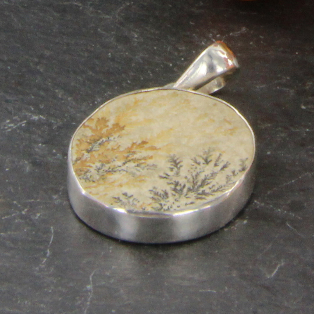 Solnhofener Kettenanhänger - Naturstein - ovale Silberfassung