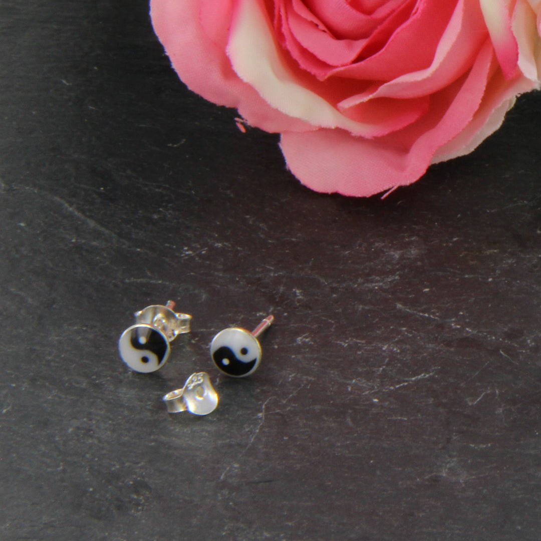 Kleine Yin Yang-Ohrstecker, Zen-Schmuck
