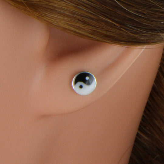 Yin-Yan-Ohrstecker-schwarz-weiss