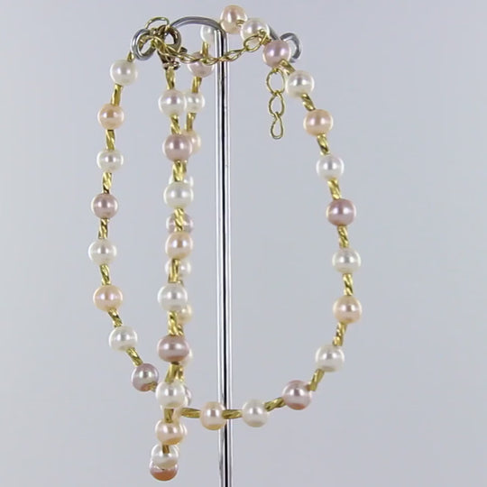 Perlen-Collier aus naturfarbenen Süßwasserperlen,  925er Silber vergoldet