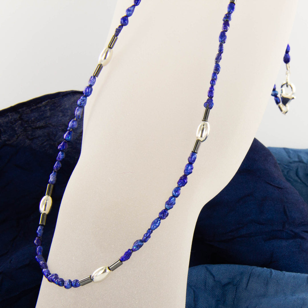 Dunkelblaue Mabé-Perlenkette mit Hämatit und 925er Silberoliven
